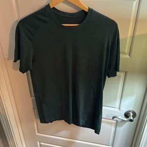 Lululemon athletic short sleeve